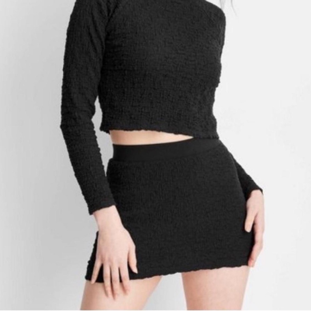 Black Textured Scrunchy mini Skirt